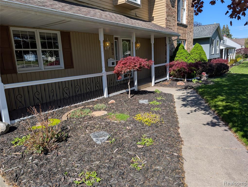 285 W Irwin Street Property Photo 6