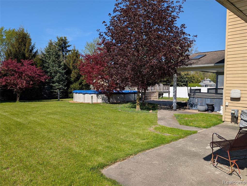 285 W Irwin Street Property Photo 8