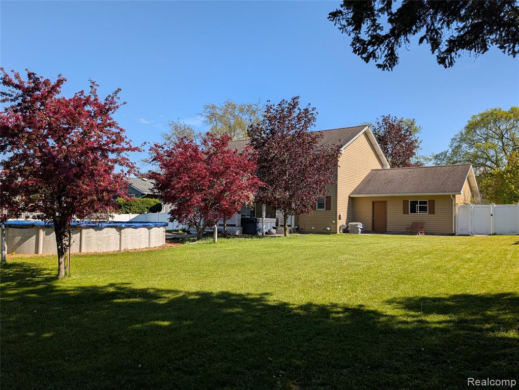 285 W Irwin Street Property Photo 9