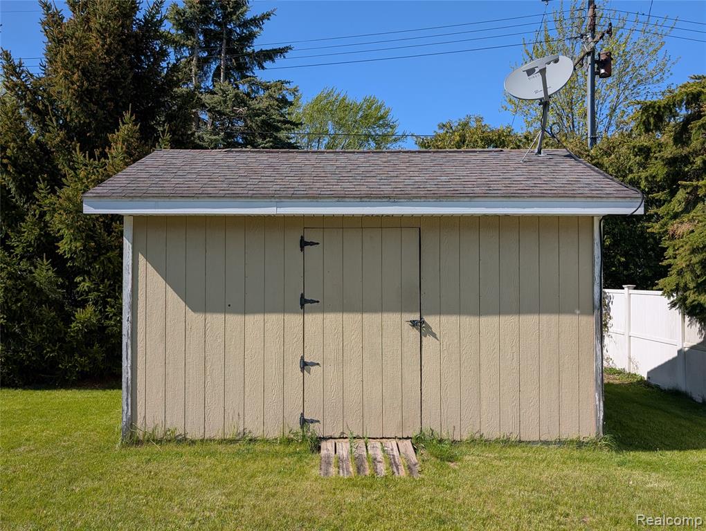 285 W Irwin Street Property Photo 13