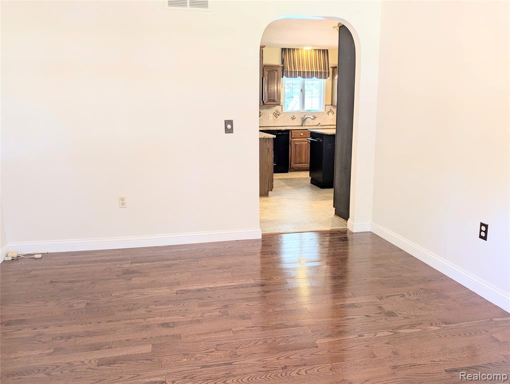 285 W Irwin Street Property Photo 42