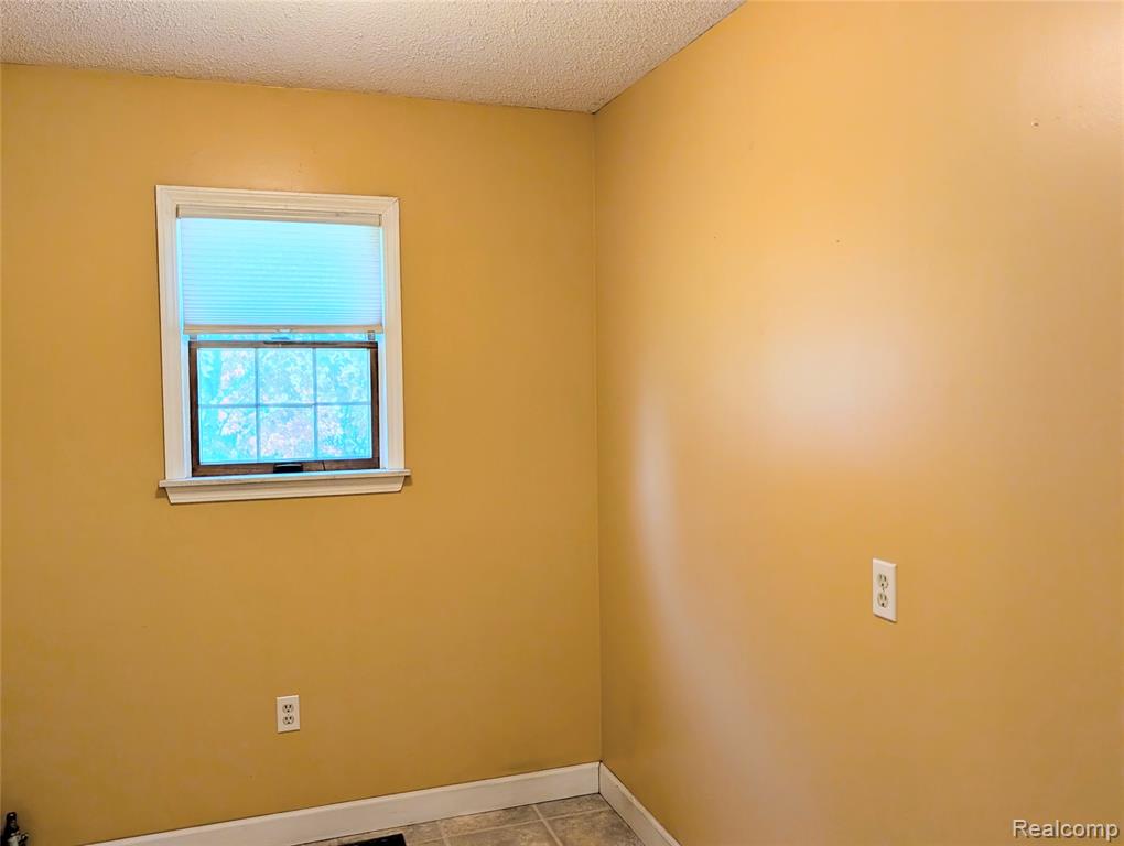 285 W Irwin Street Property Photo 46