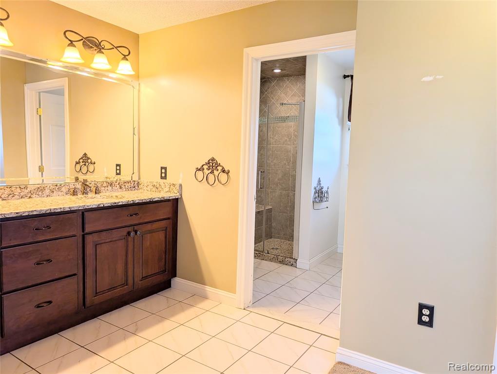 285 W Irwin Street Property Photo 57