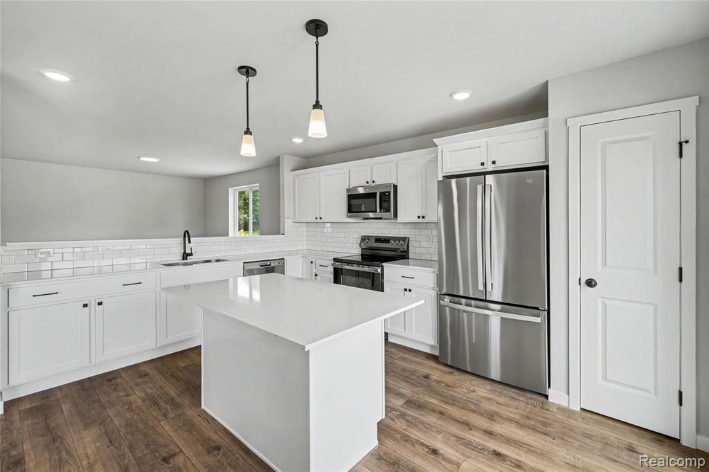 6044 Lahring Road Property Photo 4