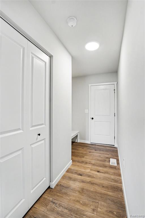 6044 Lahring Road Property Photo 9