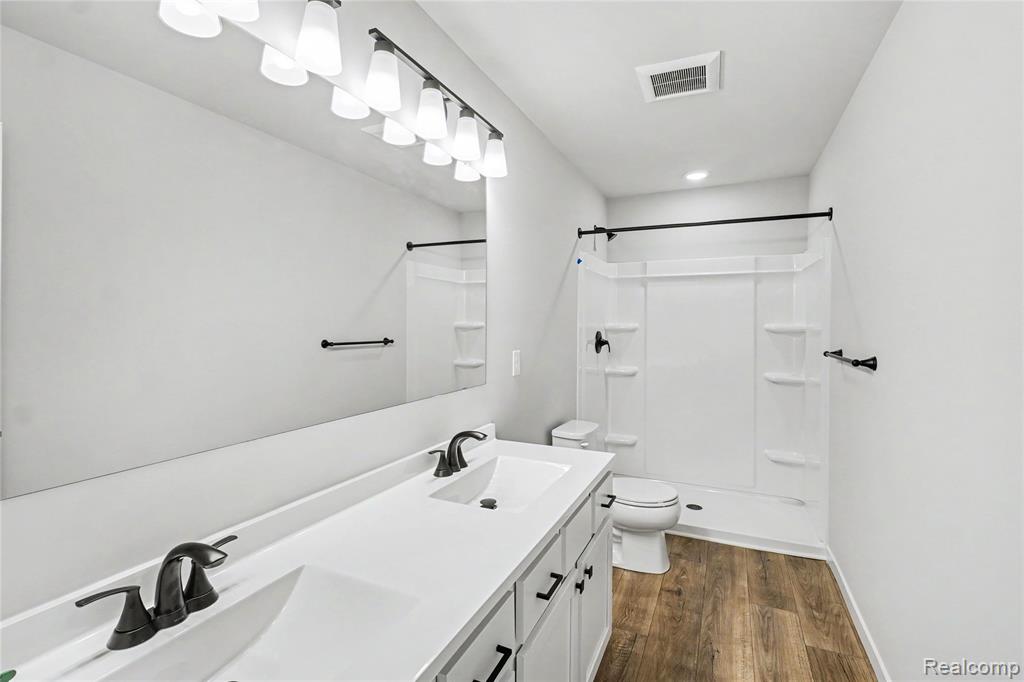 6044 Lahring Road Property Photo 12
