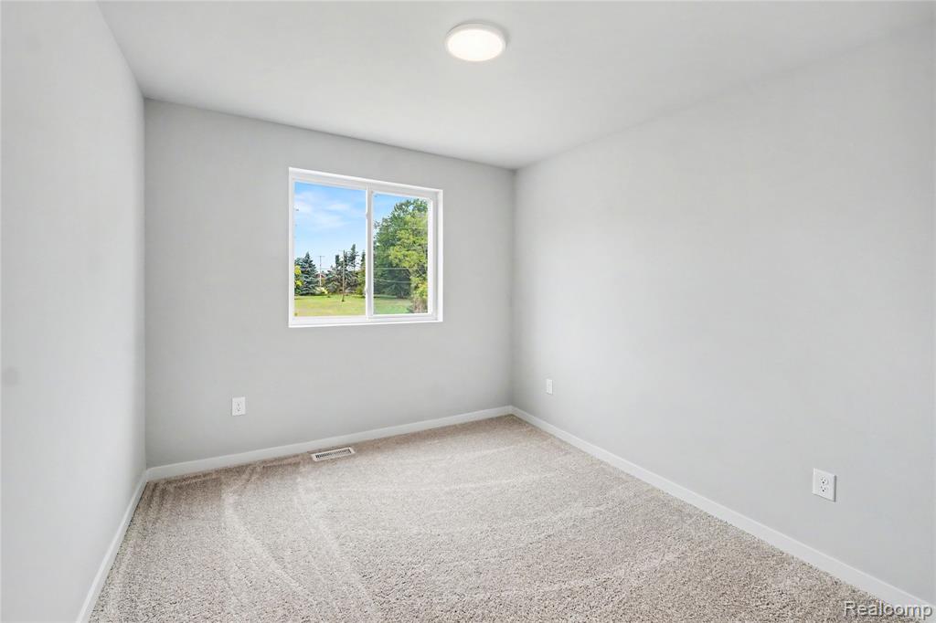 6044 Lahring Road Property Photo 13