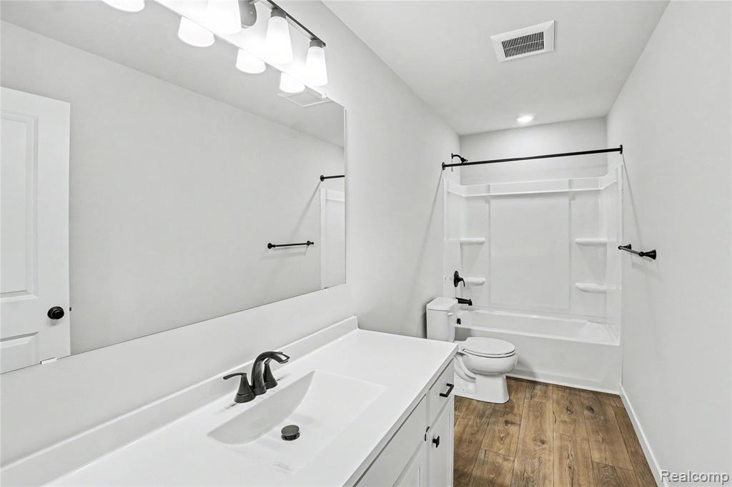 6044 Lahring Road Property Photo 17