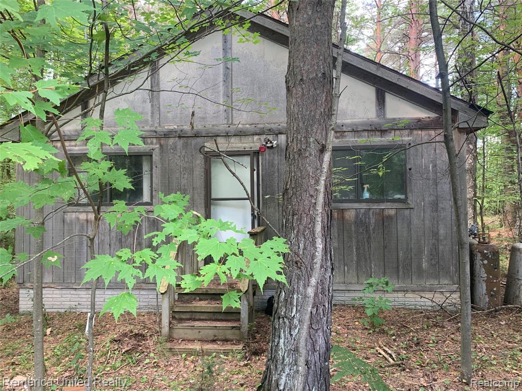 1571 E Quick Road Property Photo 1