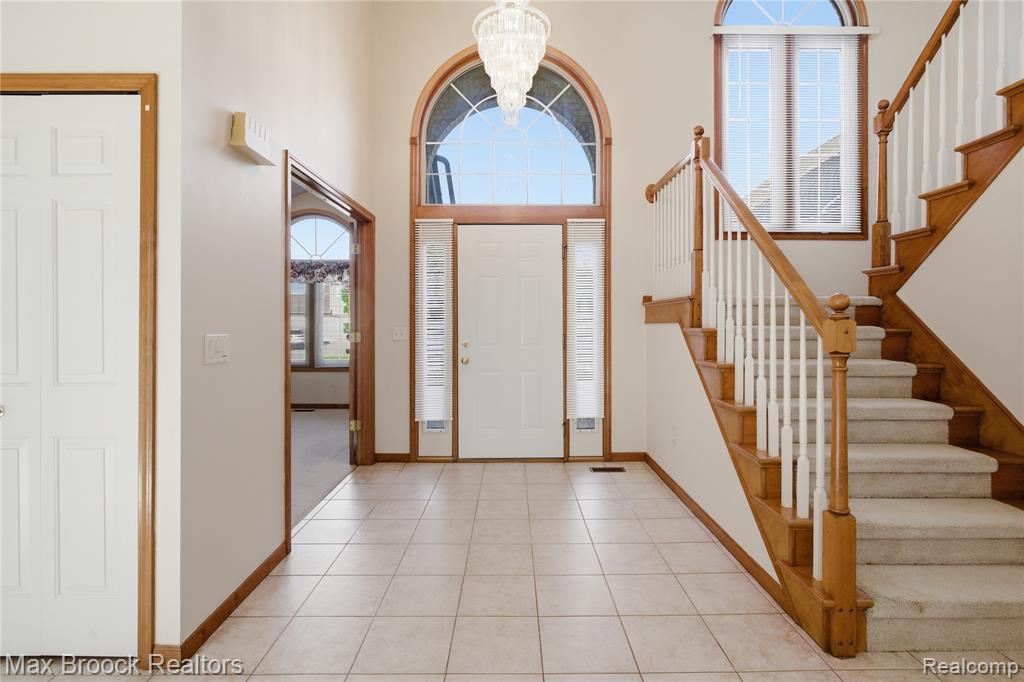 46547 Glen Eagle Drive Property Photo 3