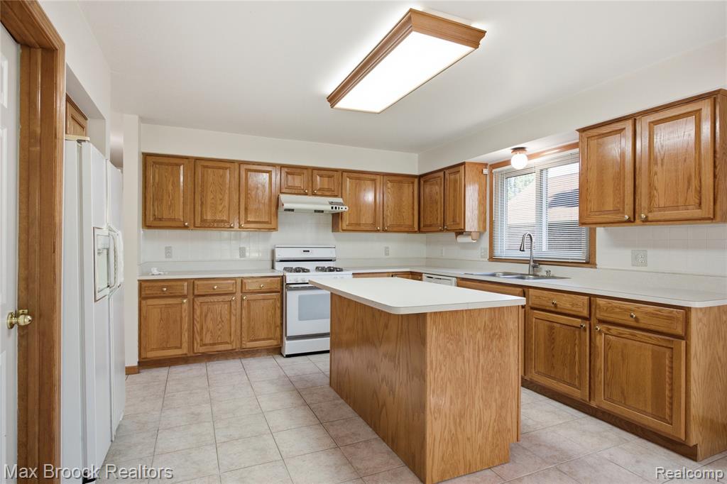 46547 Glen Eagle Drive Property Photo 18