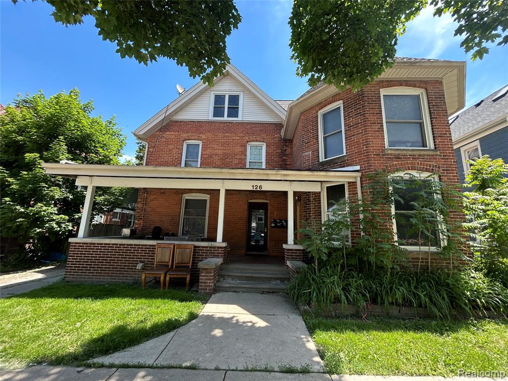 126 College Place Property Photo 1