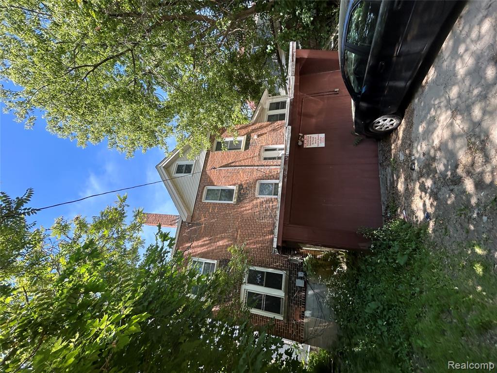 126 College Place Property Photo 2