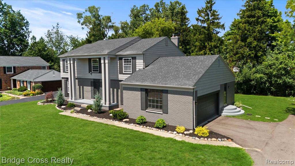 655 S Spinningwheel Lane Property Photo 3