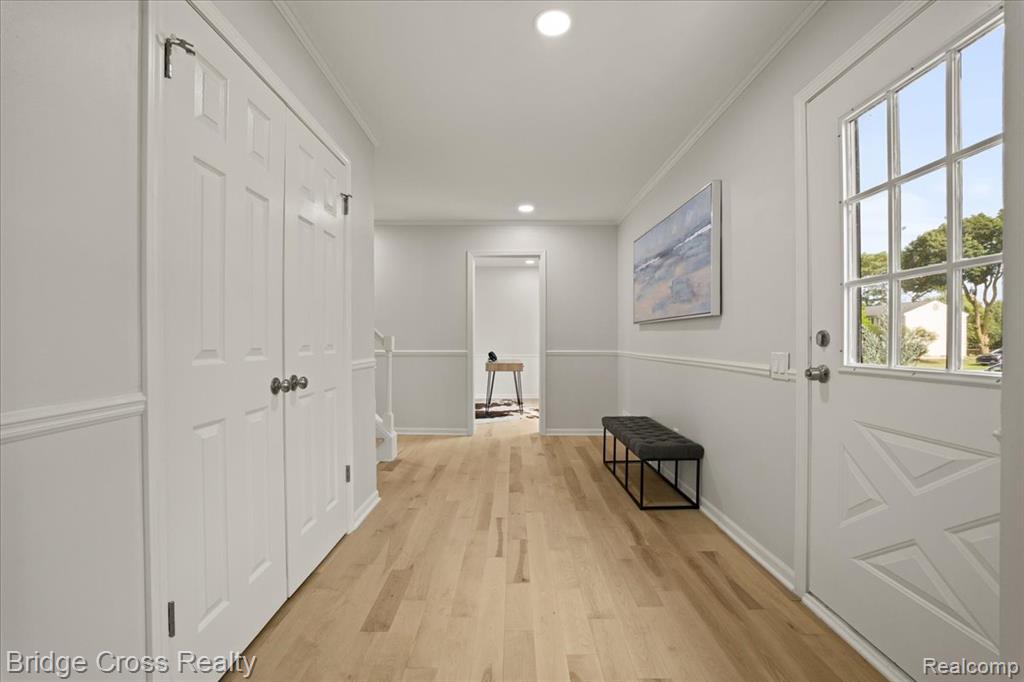 655 S Spinningwheel Lane Property Photo 4