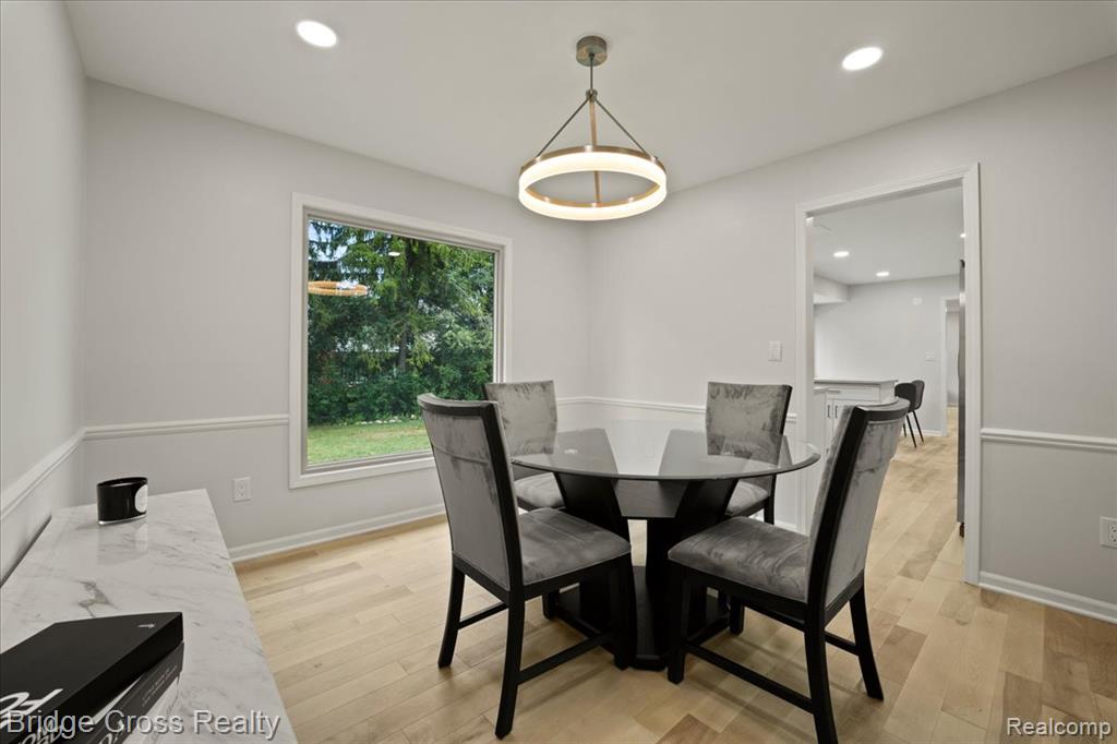 655 S Spinningwheel Lane Property Photo 10