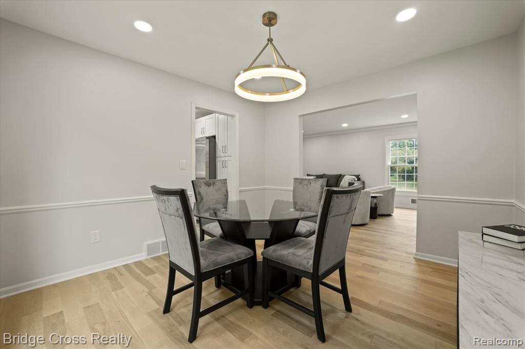 655 S Spinningwheel Lane Property Photo 11