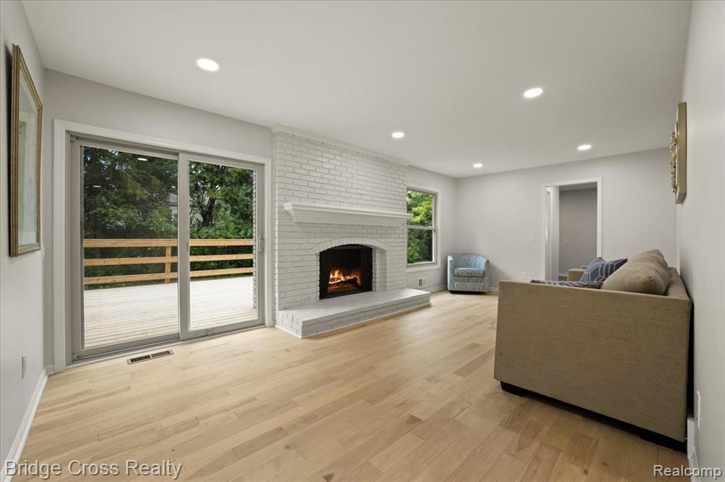 655 S Spinningwheel Lane Property Photo 17