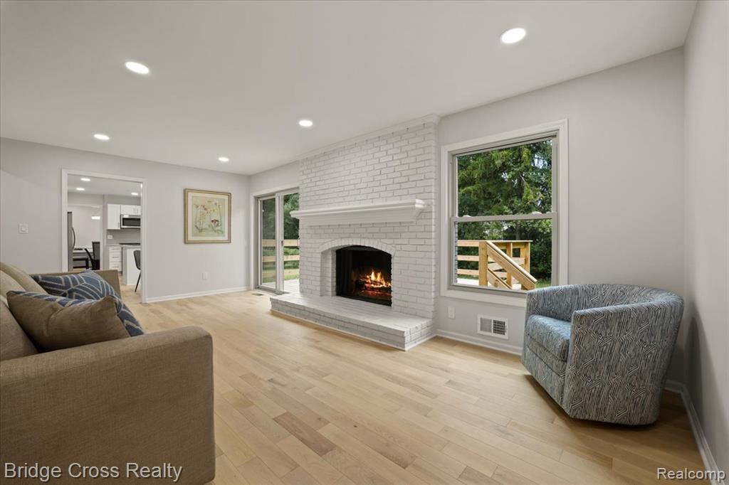 655 S Spinningwheel Lane Property Photo 18