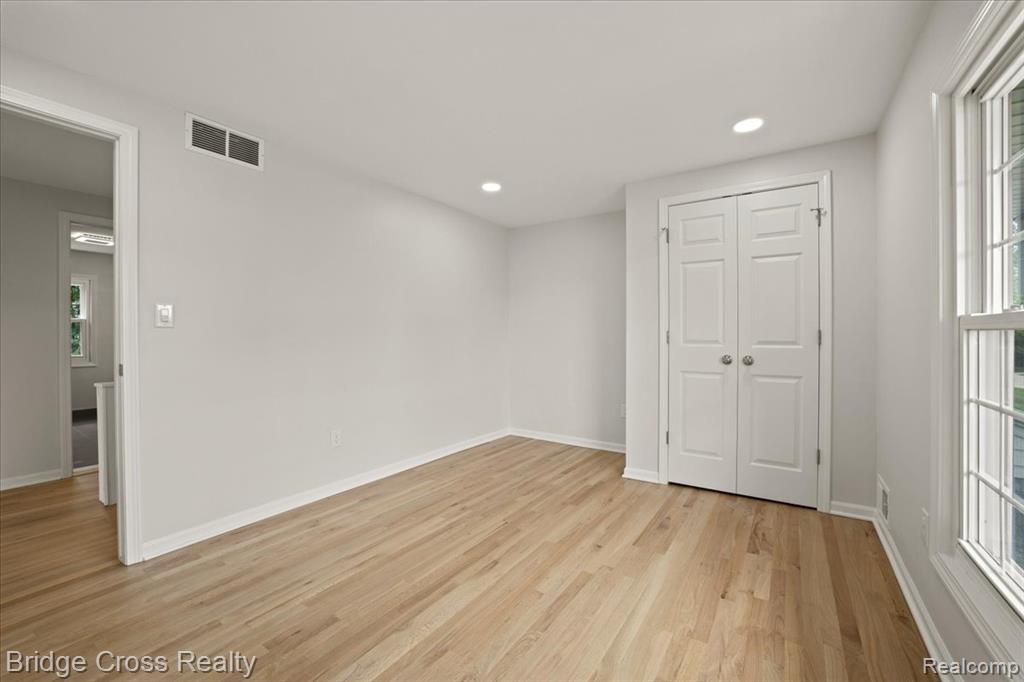 655 S Spinningwheel Lane Property Photo 30