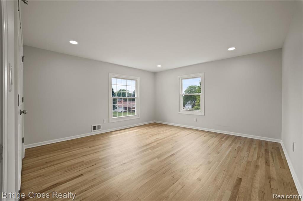 655 S Spinningwheel Lane Property Photo 31