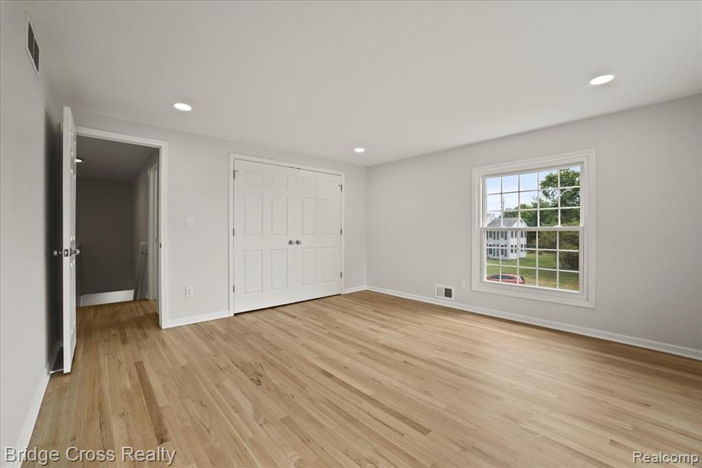 655 S Spinningwheel Lane Property Photo 32