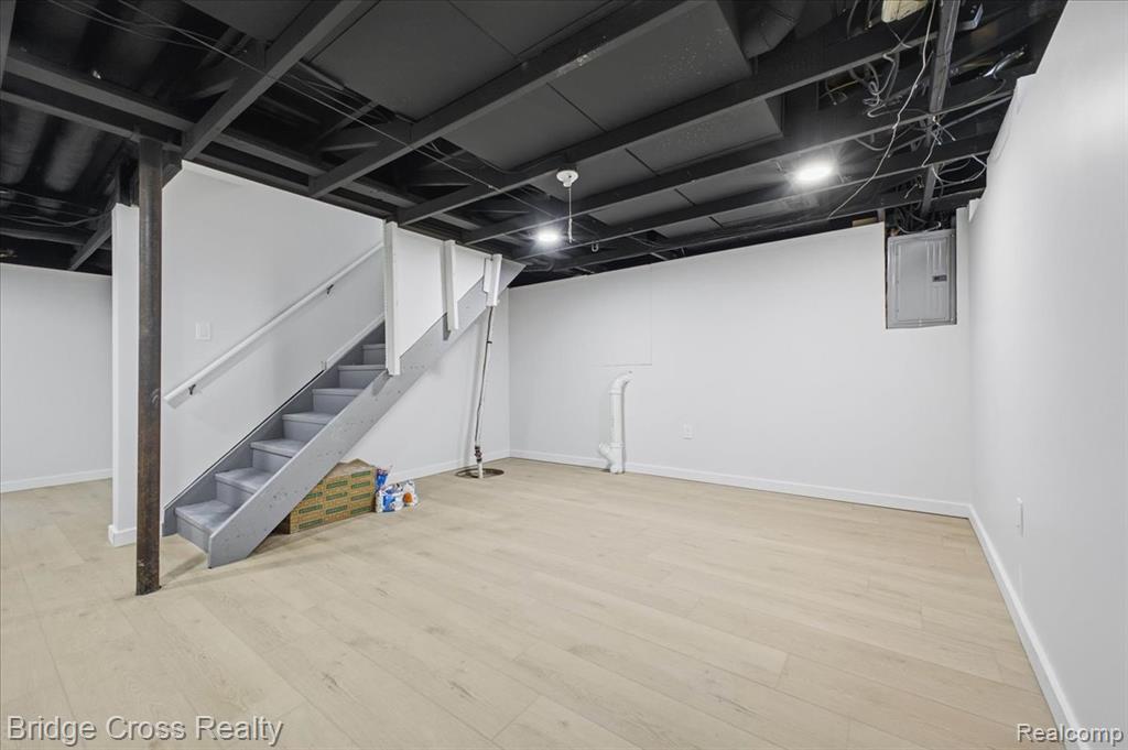 655 S Spinningwheel Lane Property Photo 36