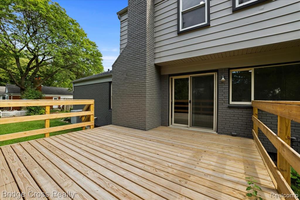 655 S Spinningwheel Lane Property Photo 39