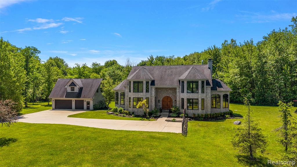 62502 Wayfaring Road Property Photo 1