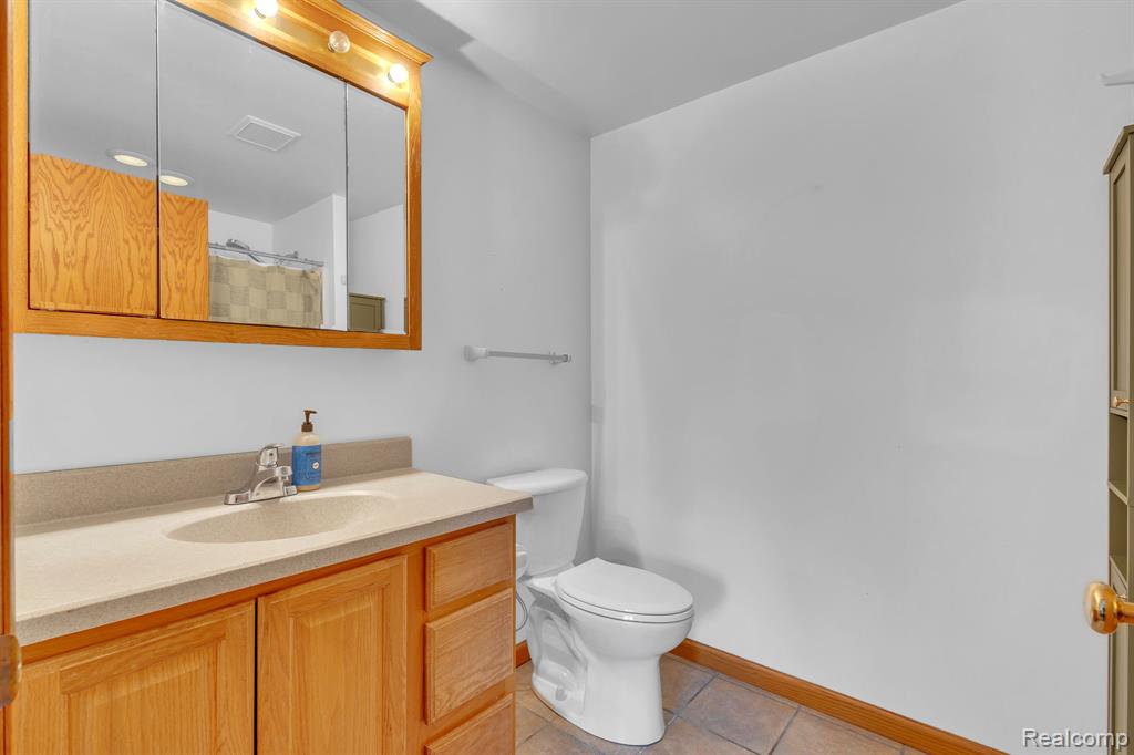 9473 Huron Street Property Photo 23