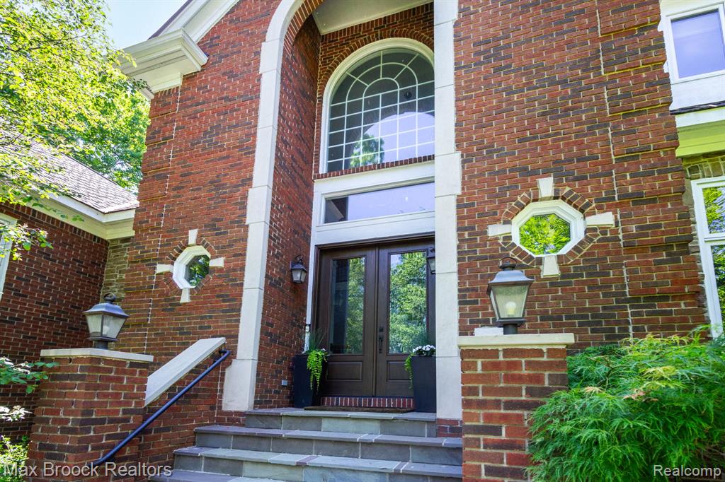 6604 College Park Drive Property Photo 10