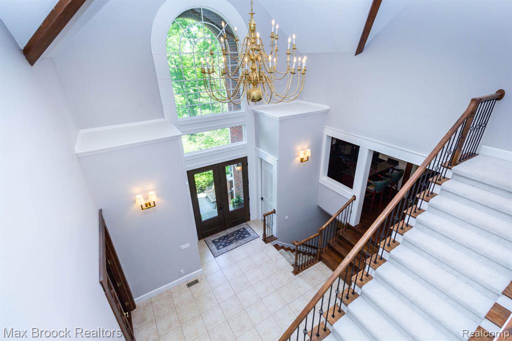 6604 College Park Drive Property Photo 12