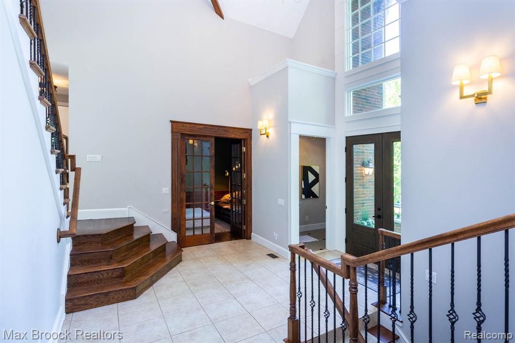 6604 College Park Drive Property Photo 14