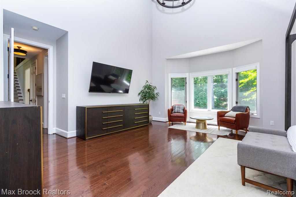 6604 College Park Drive Property Photo 31
