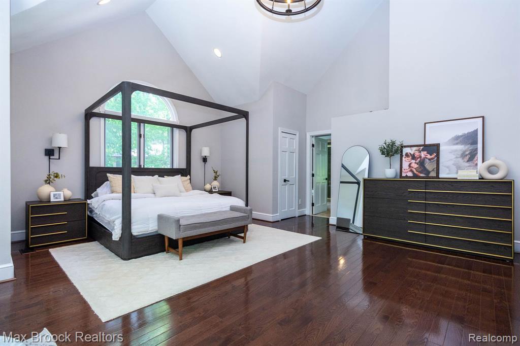 6604 College Park Drive Property Photo 32