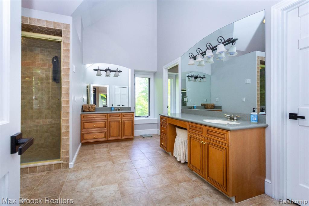6604 College Park Drive Property Photo 33