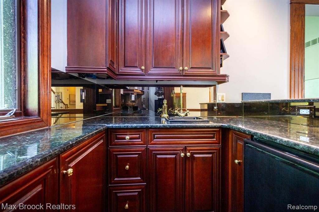 6604 College Park Drive Property Photo 37