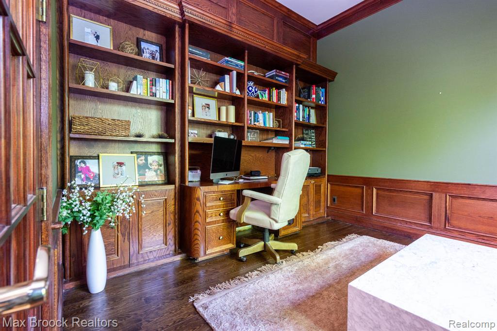 6604 College Park Drive Property Photo 38