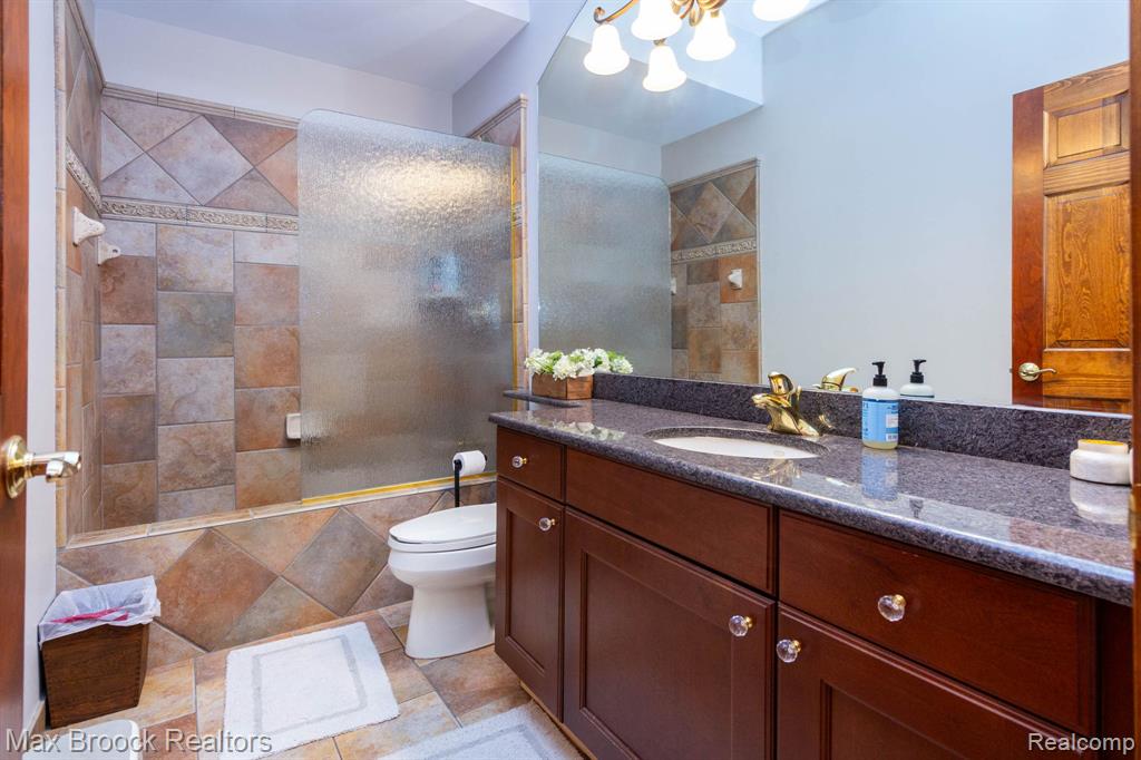 6604 College Park Drive Property Photo 52
