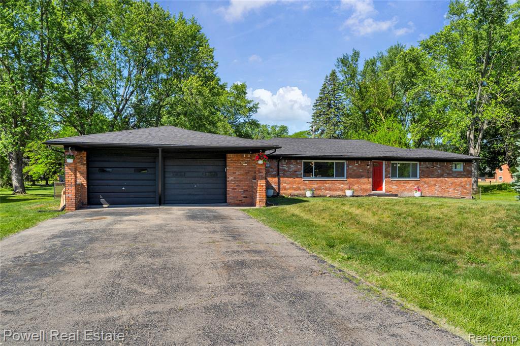 24139 Philip Drive Property Photo 2