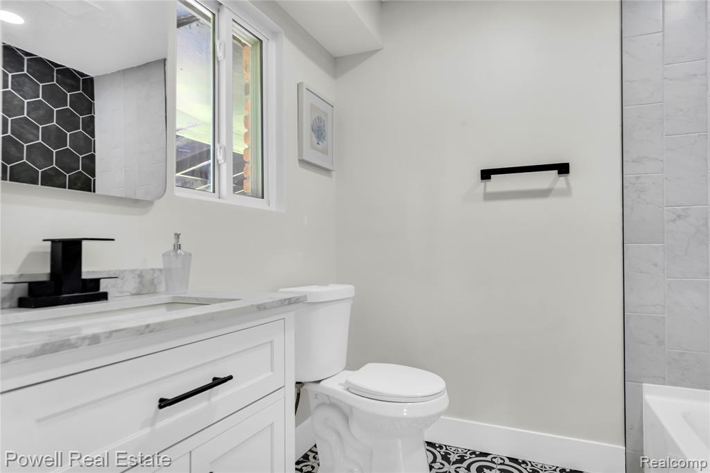 24139 Philip Drive Property Photo 19