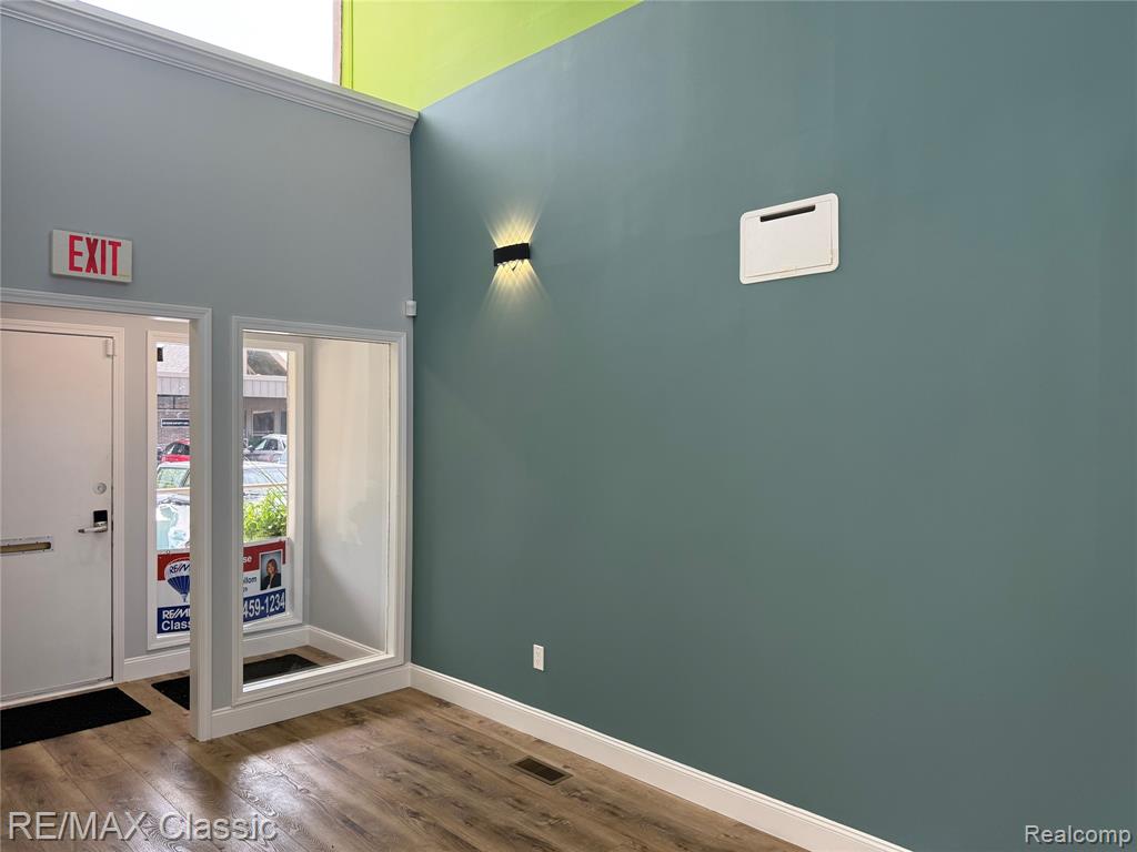 8528 N Canton Center Road Property Photo 3