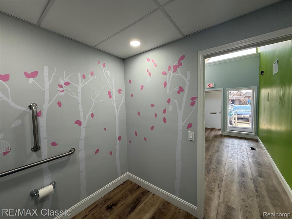 8528 N Canton Center Road Property Photo 7
