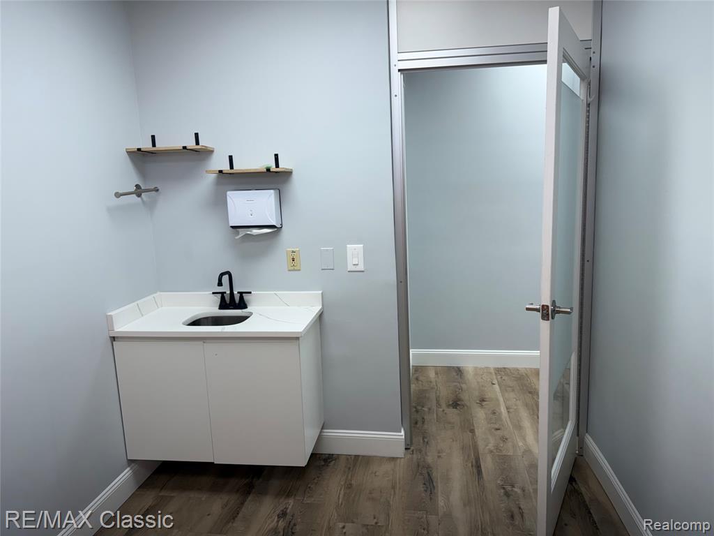 8528 N Canton Center Road Property Photo 13