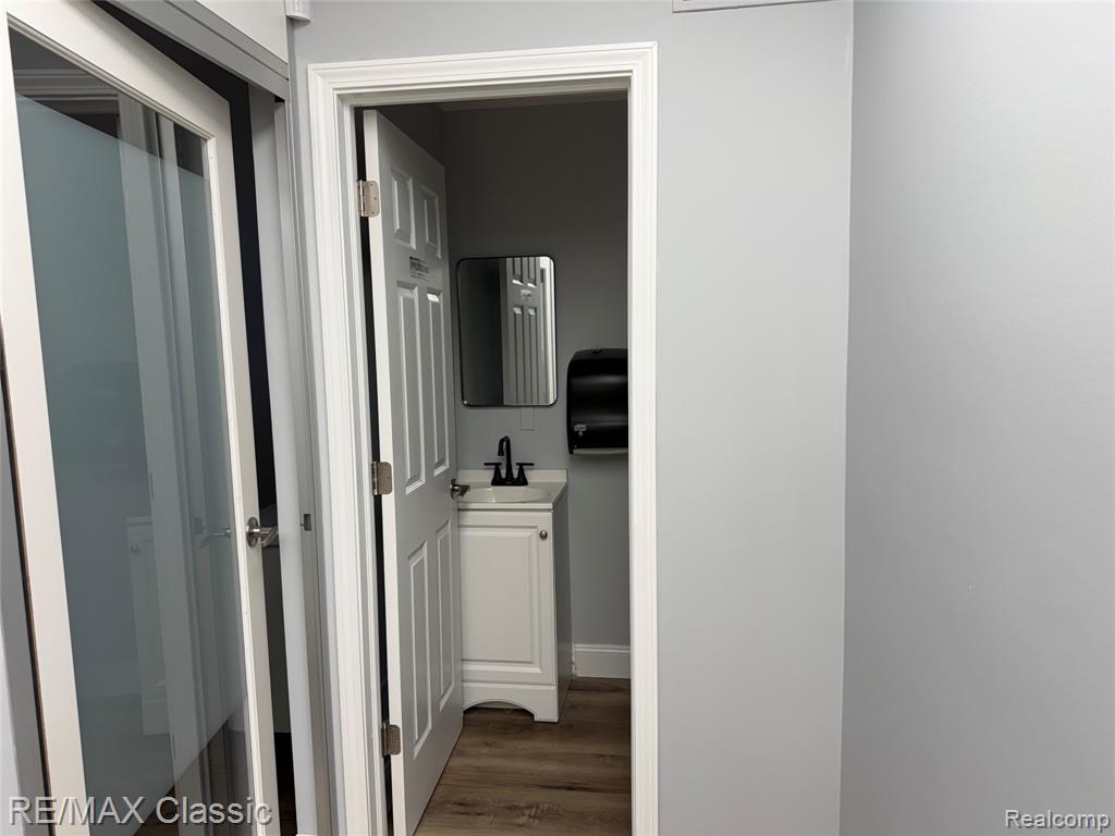 8528 N Canton Center Road Property Photo 16