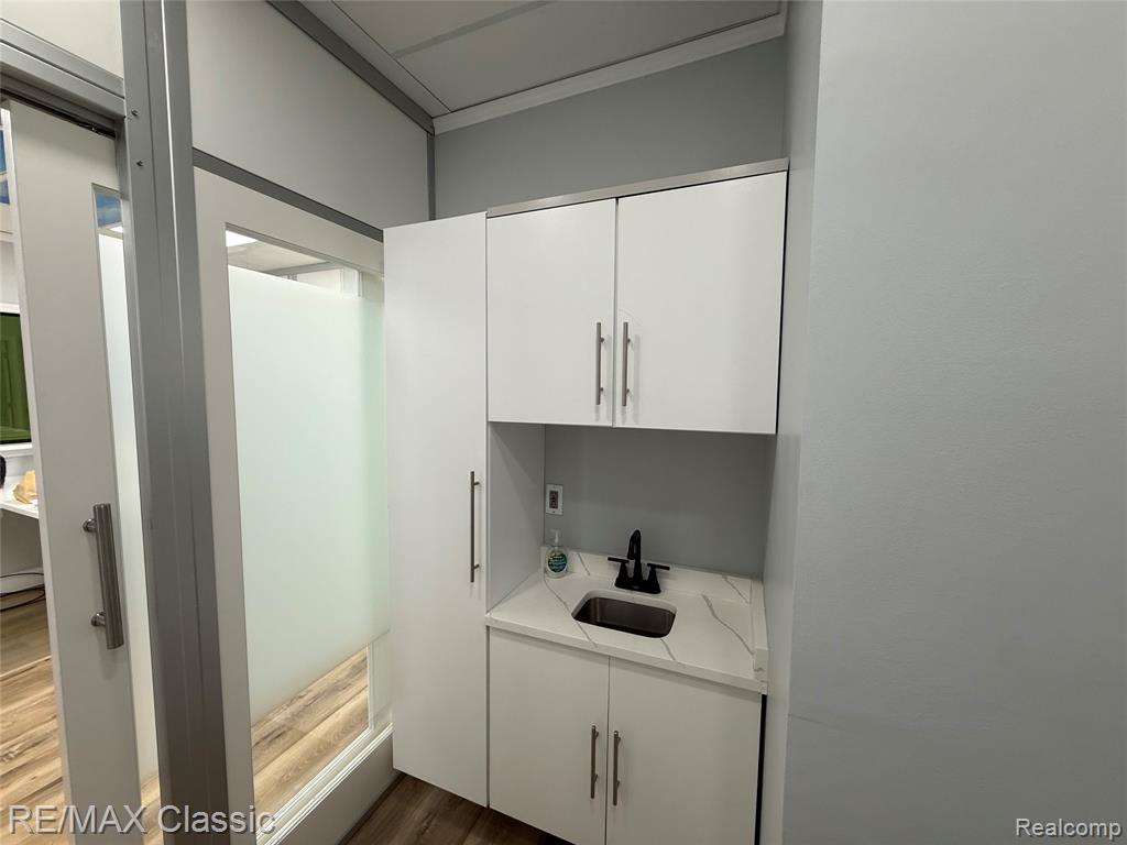 8528 N Canton Center Road Property Photo 17