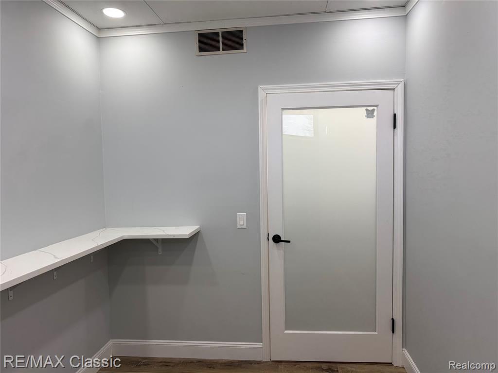 8528 N Canton Center Road Property Photo 21