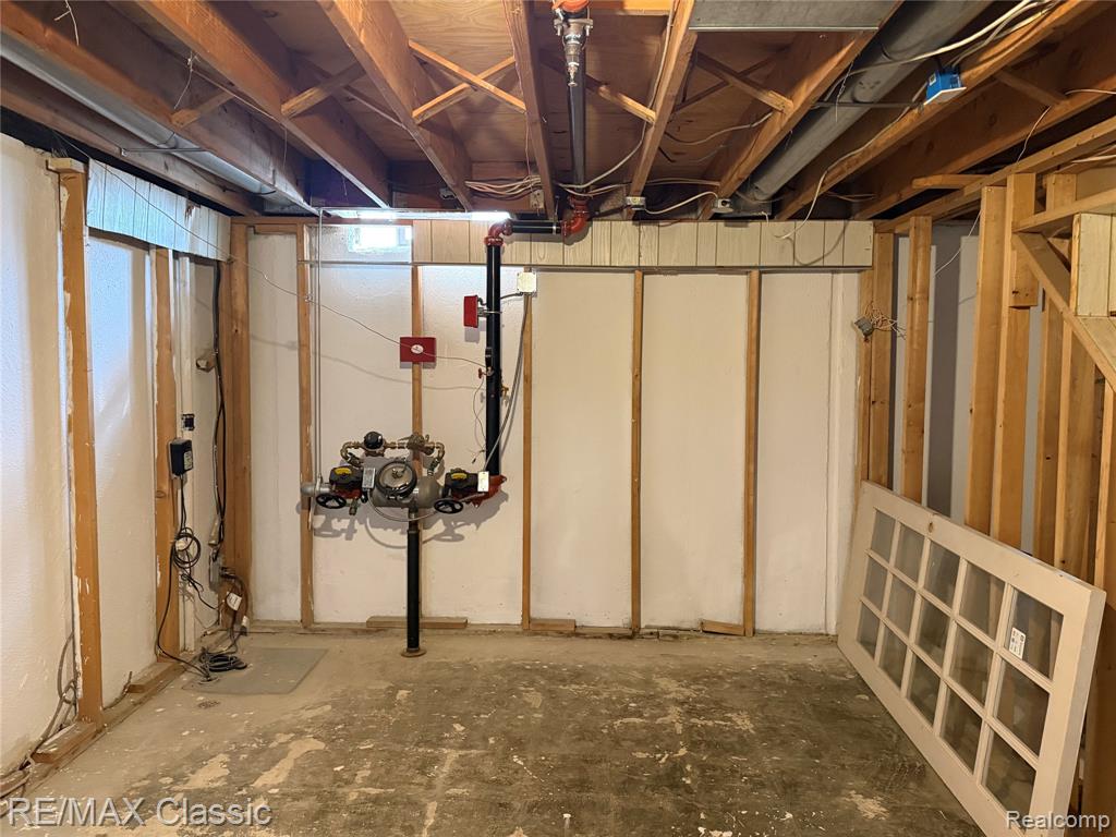 8528 N Canton Center Road Property Photo 31