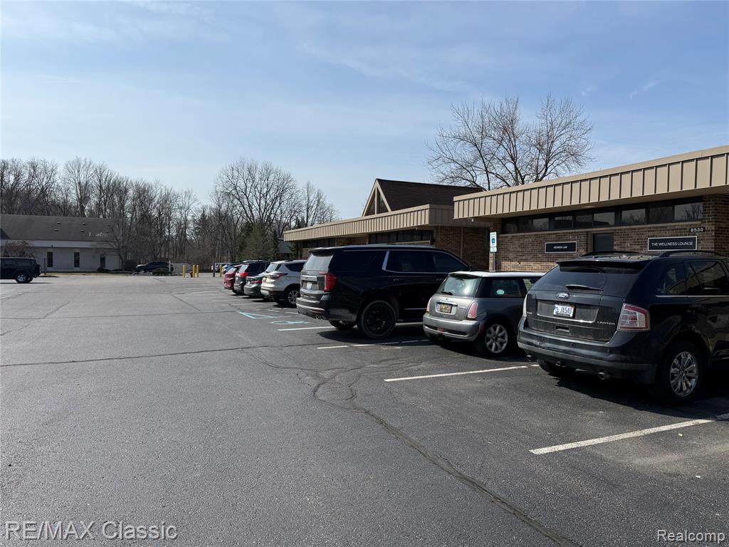 8528 N Canton Center Road Property Photo 36