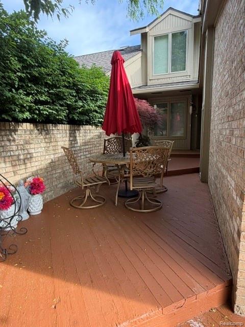 4070 Foxpointe Drive Property Photo 6